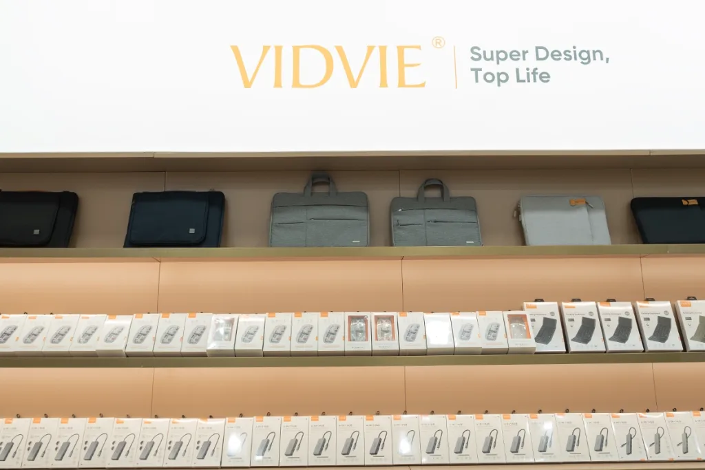 Why Small Businesses Should Sell Wholesale Phone Accessories